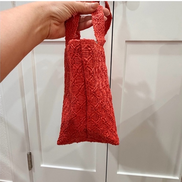 New! Limited Edition Dior Beauty Raffia Tote - Picture 2 of 8